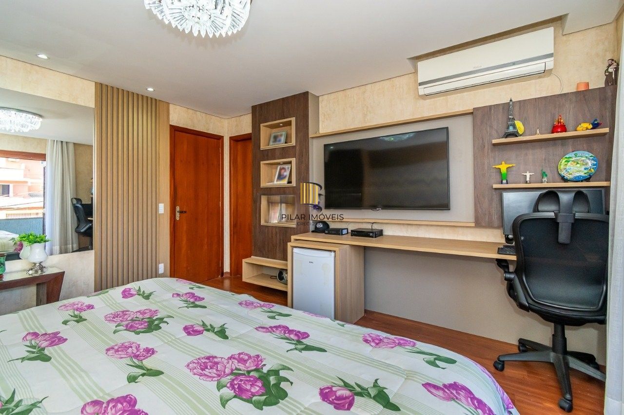 Excelente casa com 158,9m2 de área privativa, 3 dormitórios, 1 suíte, e 2 vagas.