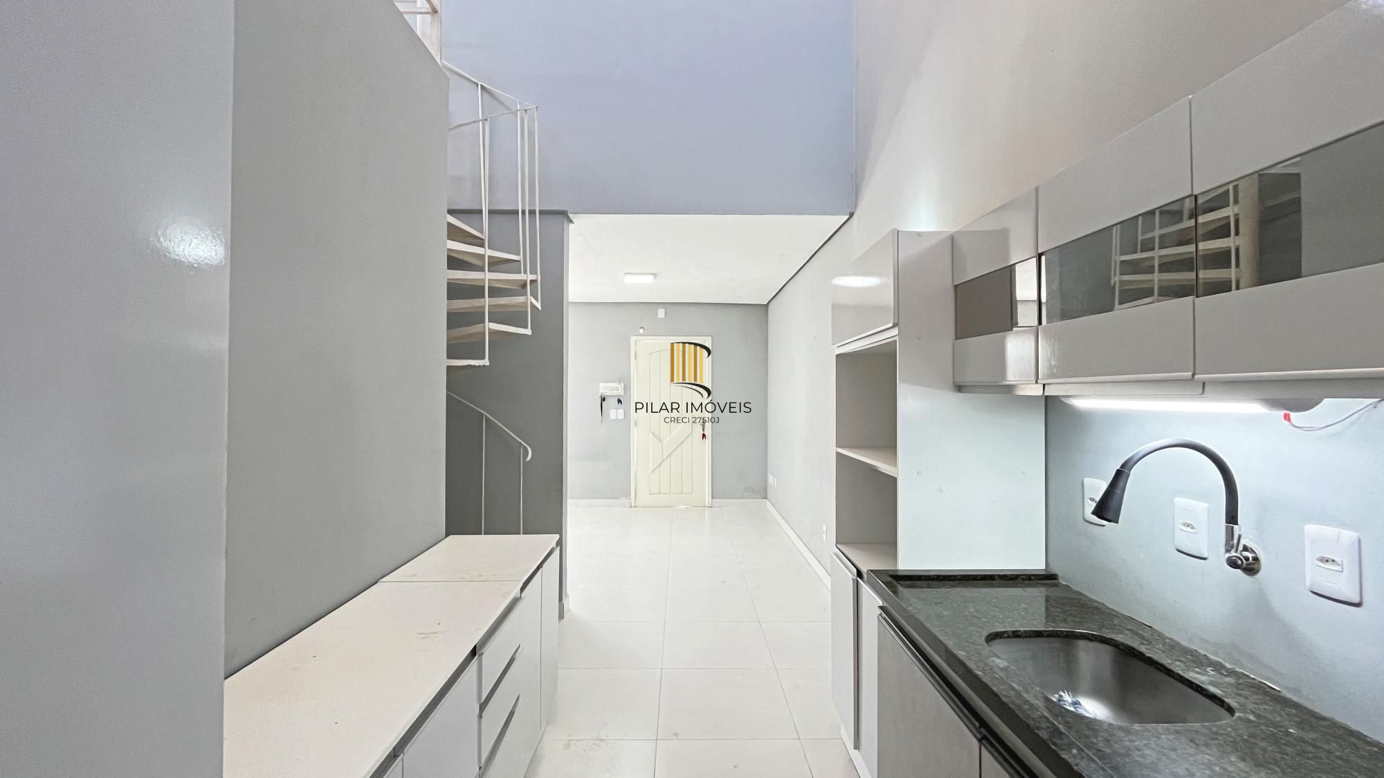 Casa para Venda - 70m², 2 dormitórios, 2 vagas - Hípica