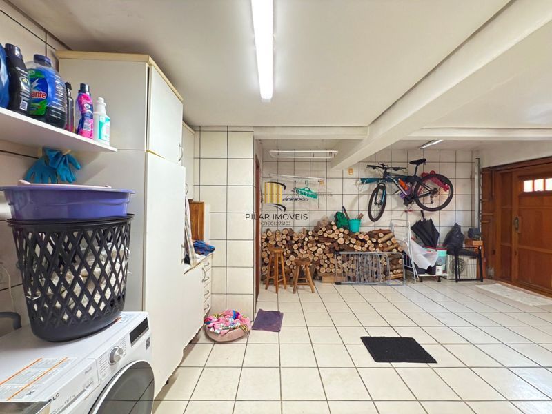 Casa Condominio com 3 dormitórios, sendo 1 suites, 2 vagas - Pedra Redonda