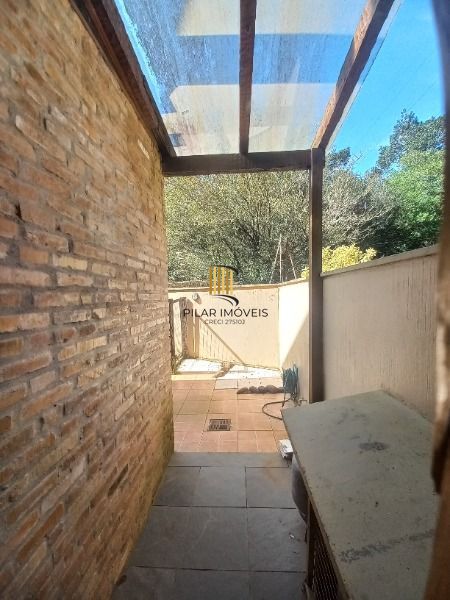 Casa em Porto Alegre, no bairro Ipanema, com 3 dormitório(s), e 3 banheiros, à v