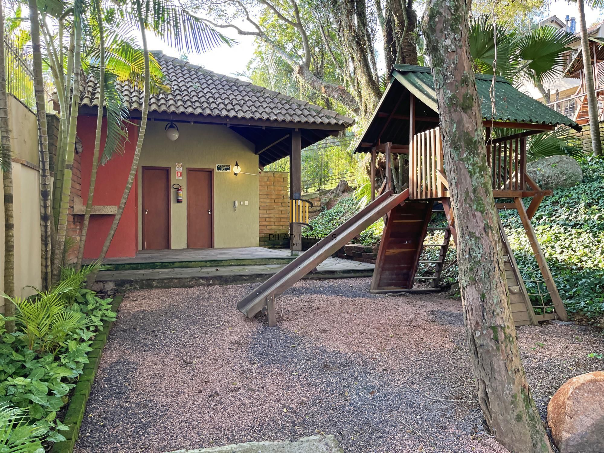 Casa em Condomínio no Jardim Isabel com 270m², 3 dormitórios, 4 vagas