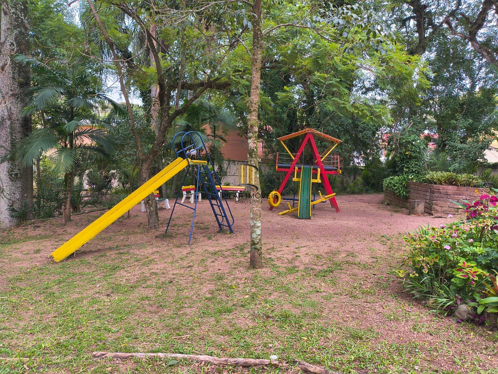 Excelente  apartamento com 3 dormitórios c/ 88m² no Bairro Guarujá.