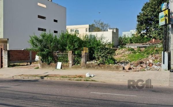 Terreno em Porto Alegre, no bairro Medianeira, à venda.