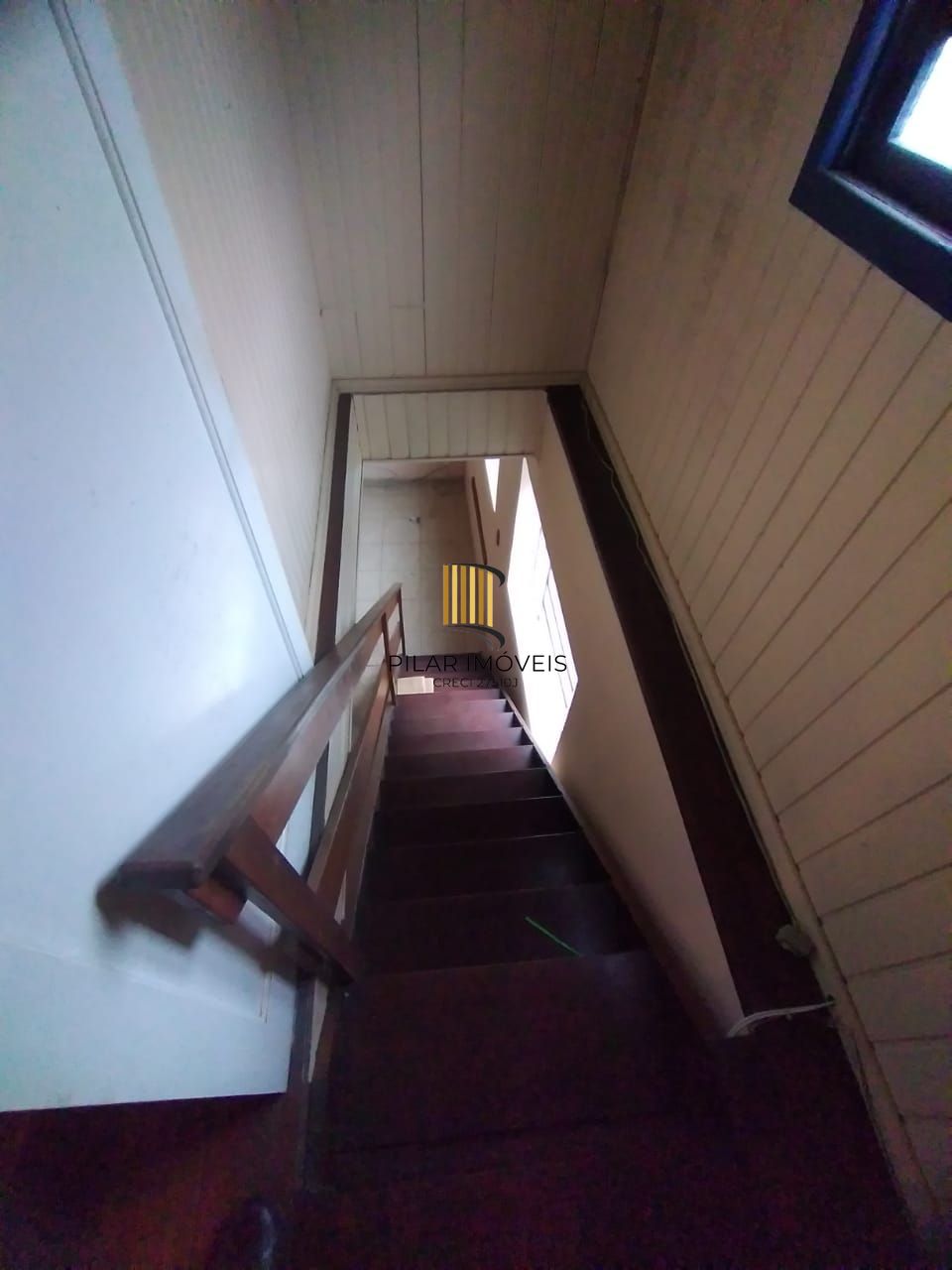 Casa em Porto Alegre, no bairro Nonoai, com 3 dormitório(s), e 3 banheiros, à ve