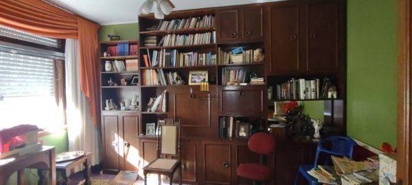 Casa em Porto Alegre, no bairro Jardim Isabel, com 5 dormitório(s), e 5 banheiro