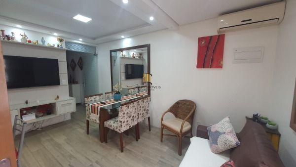 Casa em Porto Alegre, no bairro Hípica, com 2 dormitório(s), e 2 banheiros, à ve