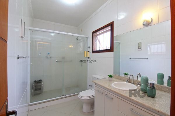 Casa Condominio para Venda - 197m², 3 dormitórios, sendo 1 suites, 2 vagas - Tri
