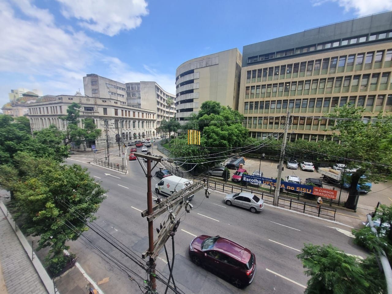 Amplo apartamento, em localização privilegiada no Bom Fim.