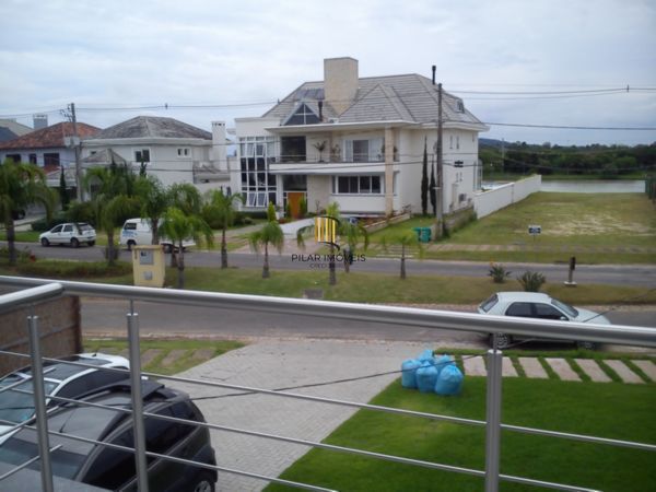 Casa no TerraVille com 3 dormitórios sendo 2 suítes.