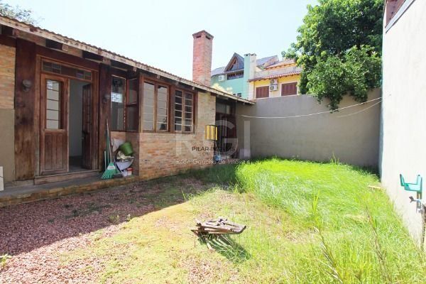 Casa para Venda - 155m², 3 dormitórios, 1 vaga - Guarujá