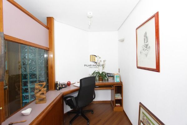 Conjunto/Sala em Porto Alegre, no bairro Rio Branco, à venda.