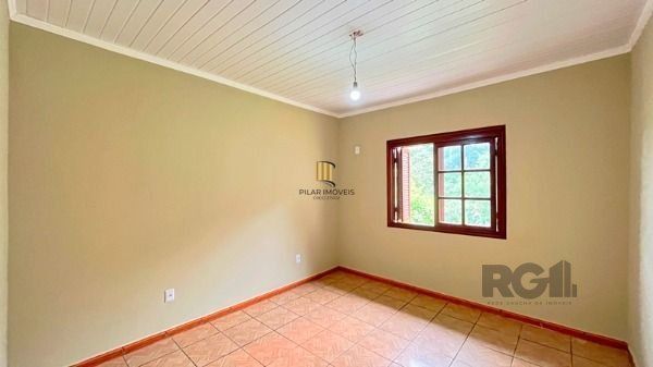 Casa em Porto Alegre, no bairro Vila Nova, com 2 dormitório(s), à venda.