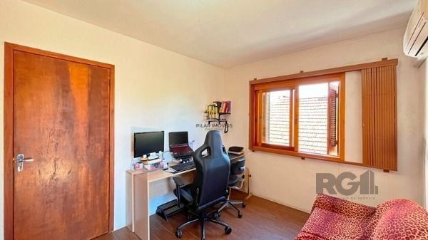 Casa Condominio em Porto Alegre, no bairro Tristeza, com 3 dormitório(s), e 3 ba