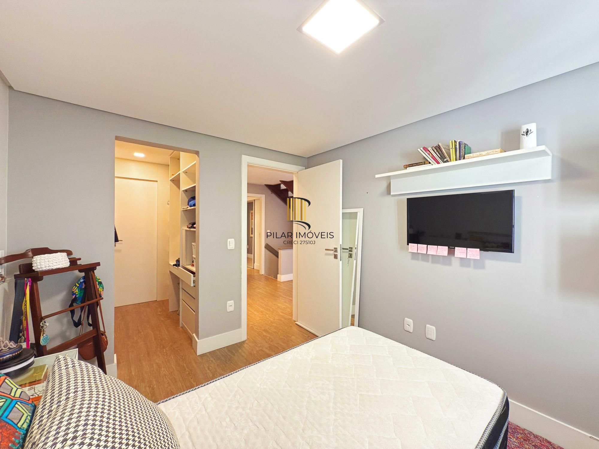 Casa de Condomínio 3 dormitórios no bairro Tristeza