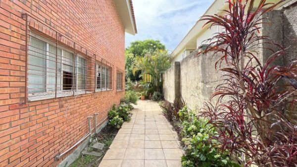 Casa para Venda - 370m², 4 dormitórios, sendo 1 suites, 3 vagas - Vila Assunção