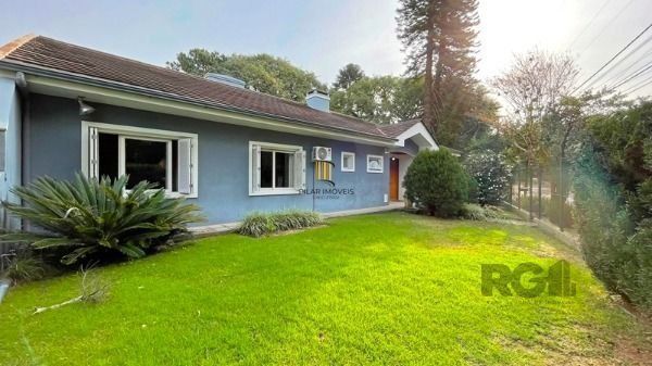 Casa em Porto Alegre, no bairro Ipanema, e 0 banheiros, à venda.