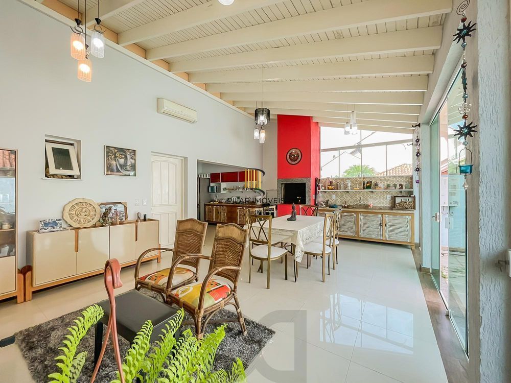 Casa de Condomínio 3 dormitórios no bairro Guarujá