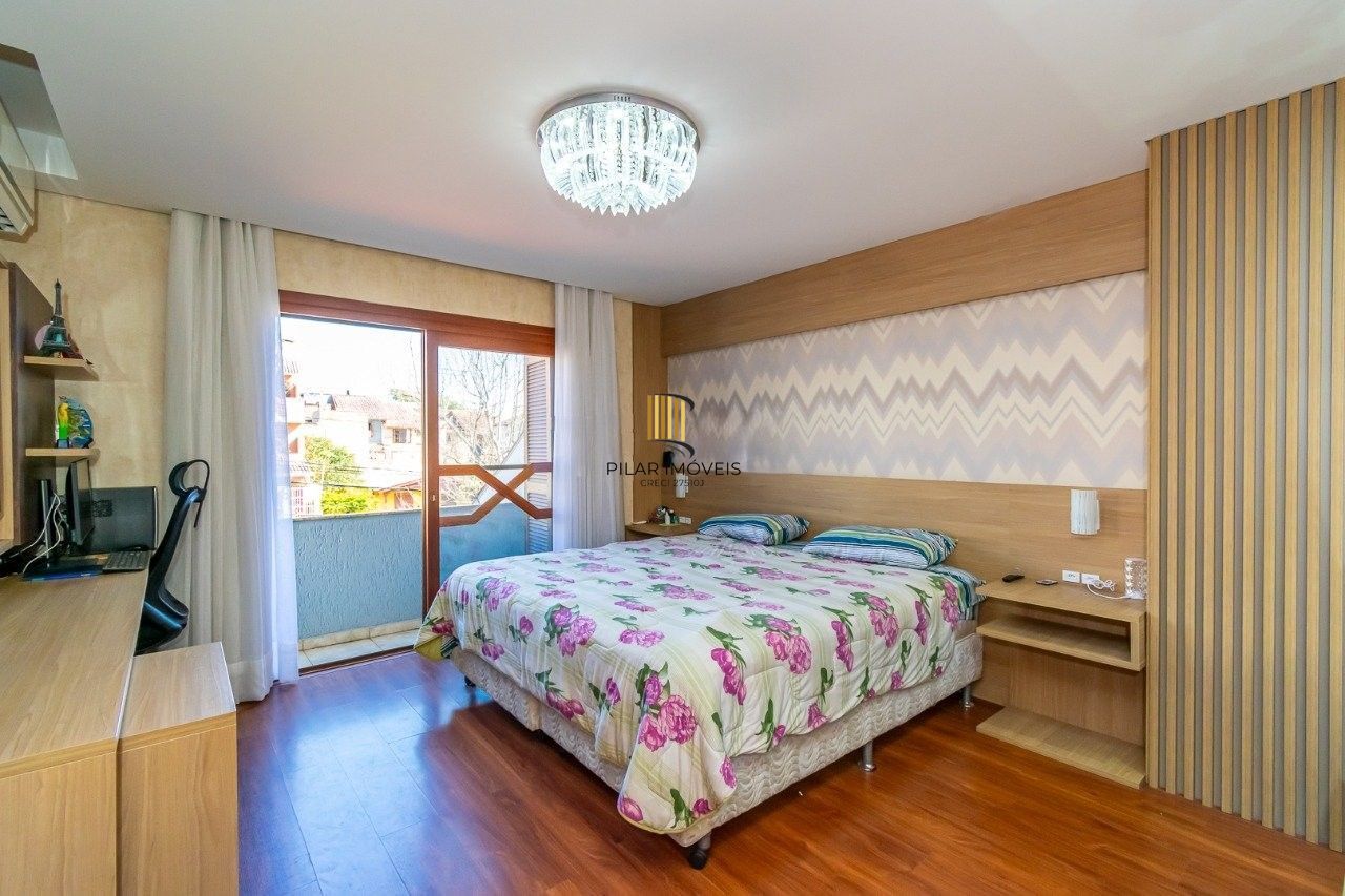 Excelente casa com 158,9m2 de área privativa, 3 dormitórios, 1 suíte, e 2 vagas.