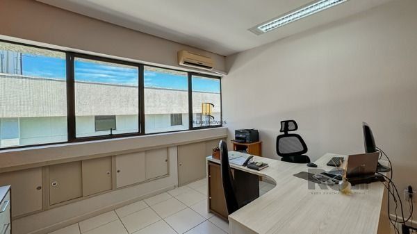 Conjunto/Sala em Porto Alegre, no bairro Bom Fim, e 0 banheiros, à venda. - Pilar Imóveis