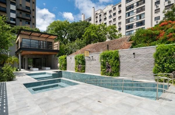 Cobertura para Venda - 150.32m², 2 dormitórios, sendo 1 suites, 2 vagas - Triste