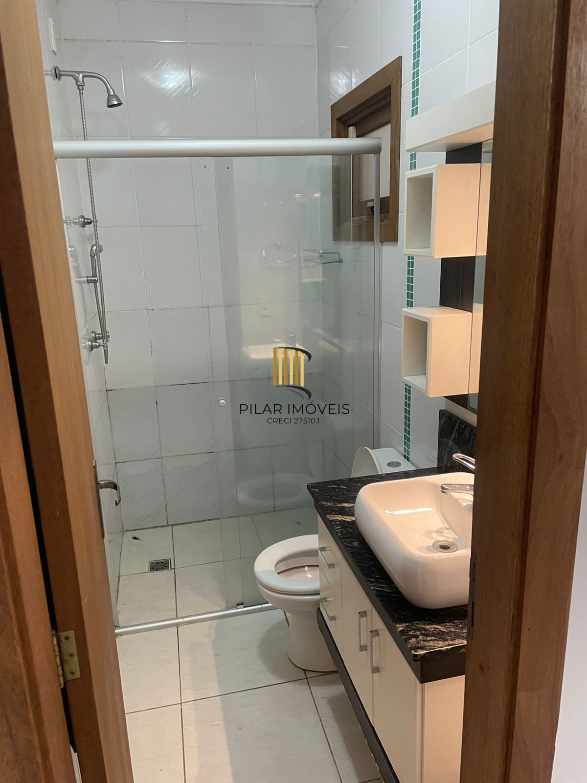 Casa 2 dormitórios no bairro Hípica