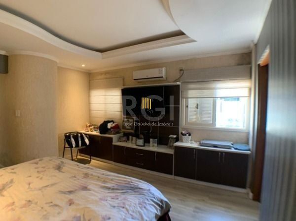 Casa para Venda - 333m², 3 dormitórios, sendo 1 suites, 4 vagas - Ipanema