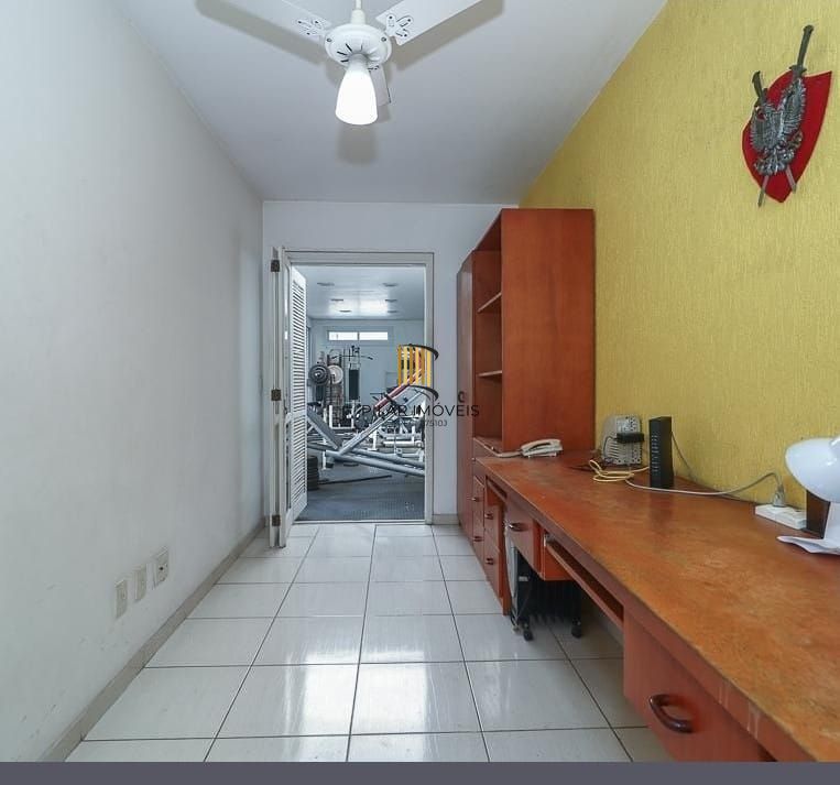 Maravilhosa Residência em condomínio com 4 dormitórios sendo 1 suíte.