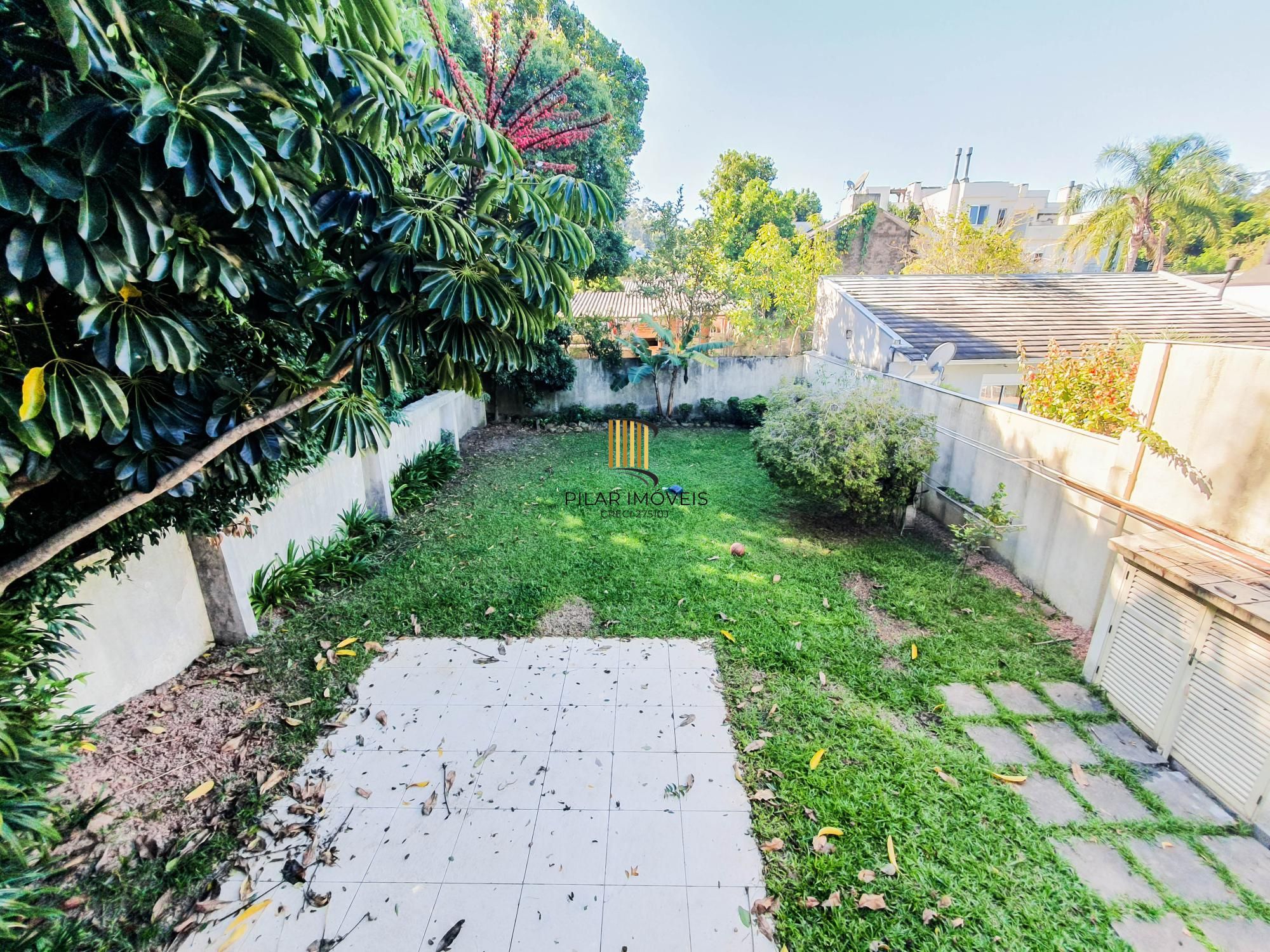 Linda e Ampla Casa com 4 dormitórios no Bairro Ipanema.