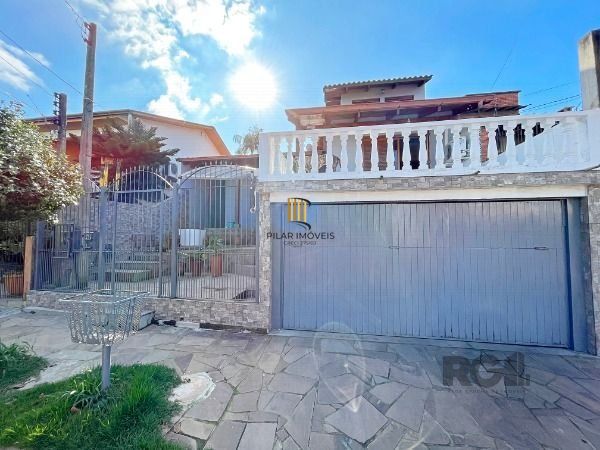 Sobrado em Porto Alegre, no bairro Vila Nova, com 3 dormitório(s), e 3 banheiros - Pilar Imóveis