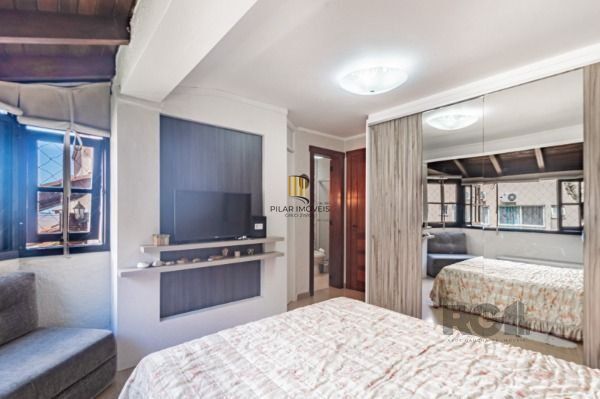 Casa Condominio em Porto Alegre, no bairro Vila Conceição, com 3 dormitório(s), 