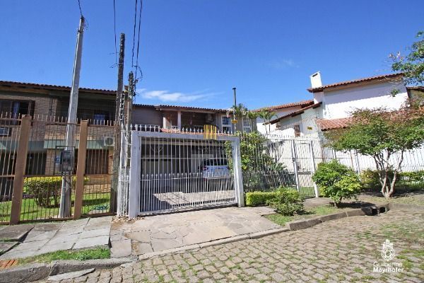 Casa para Venda - 219.05m², 3 dormitórios, sendo 1 suites, 2 vagas - Bahamas