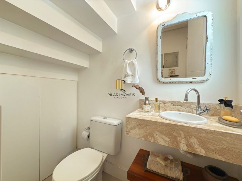 Linda Residência com 3 dormitórios e 1 suíte no Bairro Tristeza para venda.