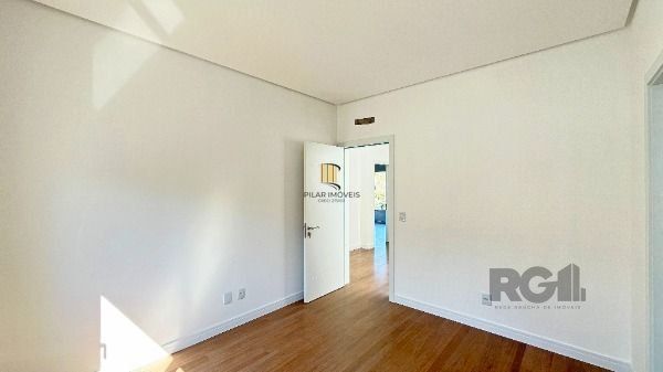 Casa Condominio em Porto Alegre, no bairro Hípica, com 3 dormitório(s), e 3 banh