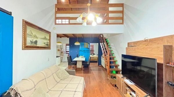 Casa em Porto Alegre, no bairro Hípica, com 2 dormitório(s), e 2 banheiros, à ve