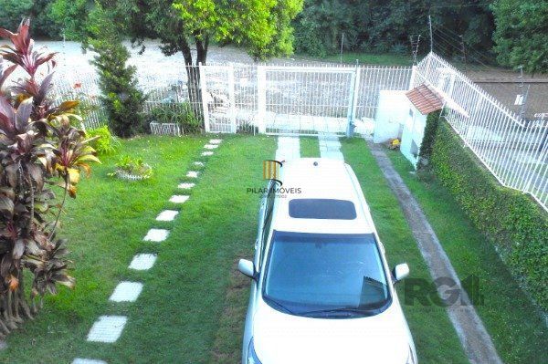 Casa em Porto Alegre, no bairro Espirito Santo, com 3 dormitório(s), e 3 banheir