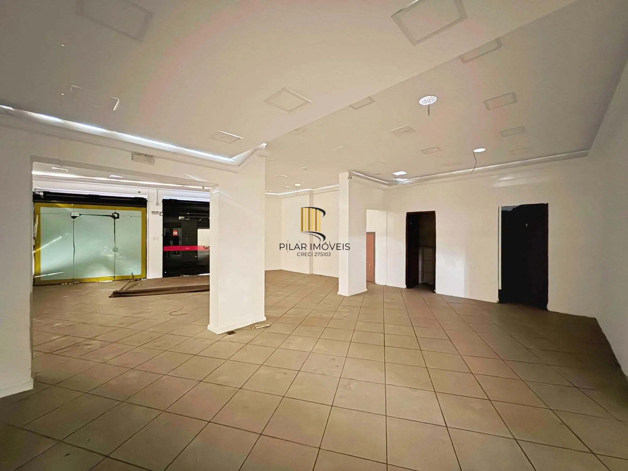 Ótimo prédio comercial no coração da Tristeza.