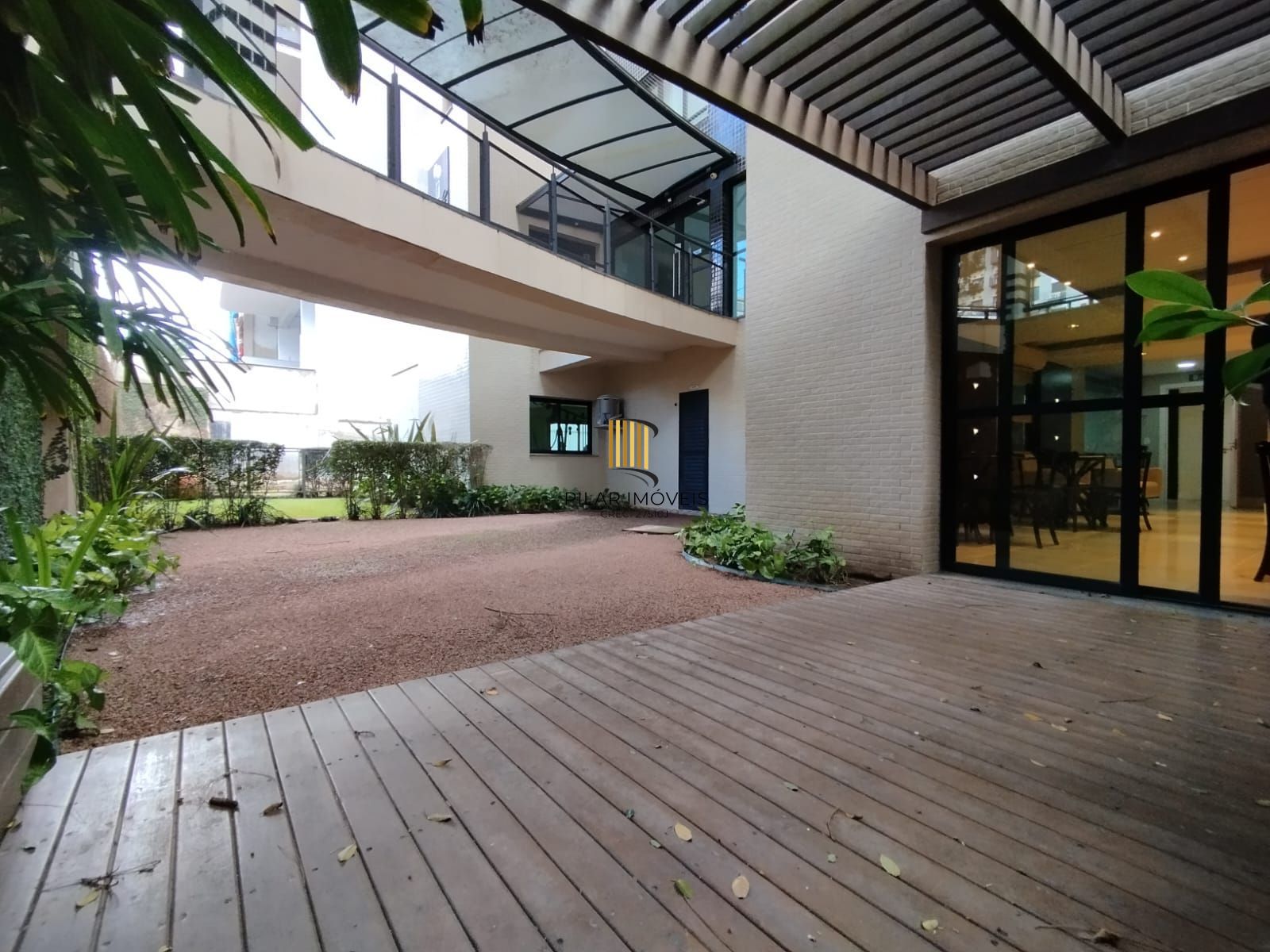 Apartamento com 3 Dormitórios, 2 vagas , uma quadra do Zaffari Otto