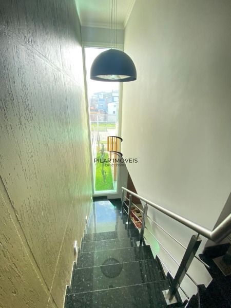 Casa para Venda - 137m², 3 dormitórios, sendo 1 suites, 2 vagas - Hípica