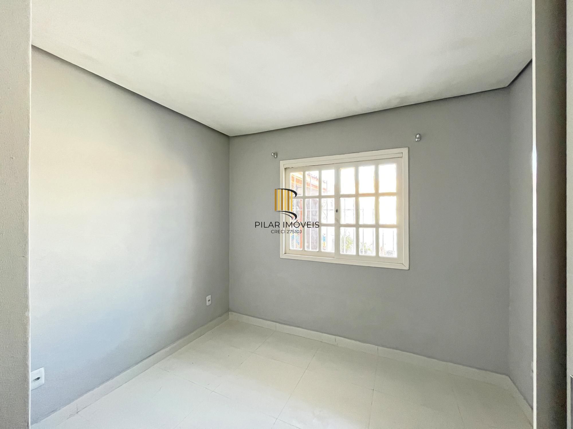 Casa para Venda - 70m², 2 dormitórios, 2 vagas - Hípica