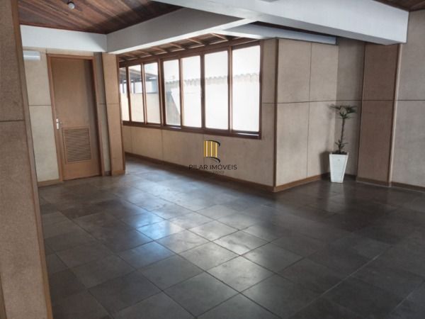 Casa para Venda - 228m², 4 dormitórios, sendo 2 suites, 3 vagas - Medianeira