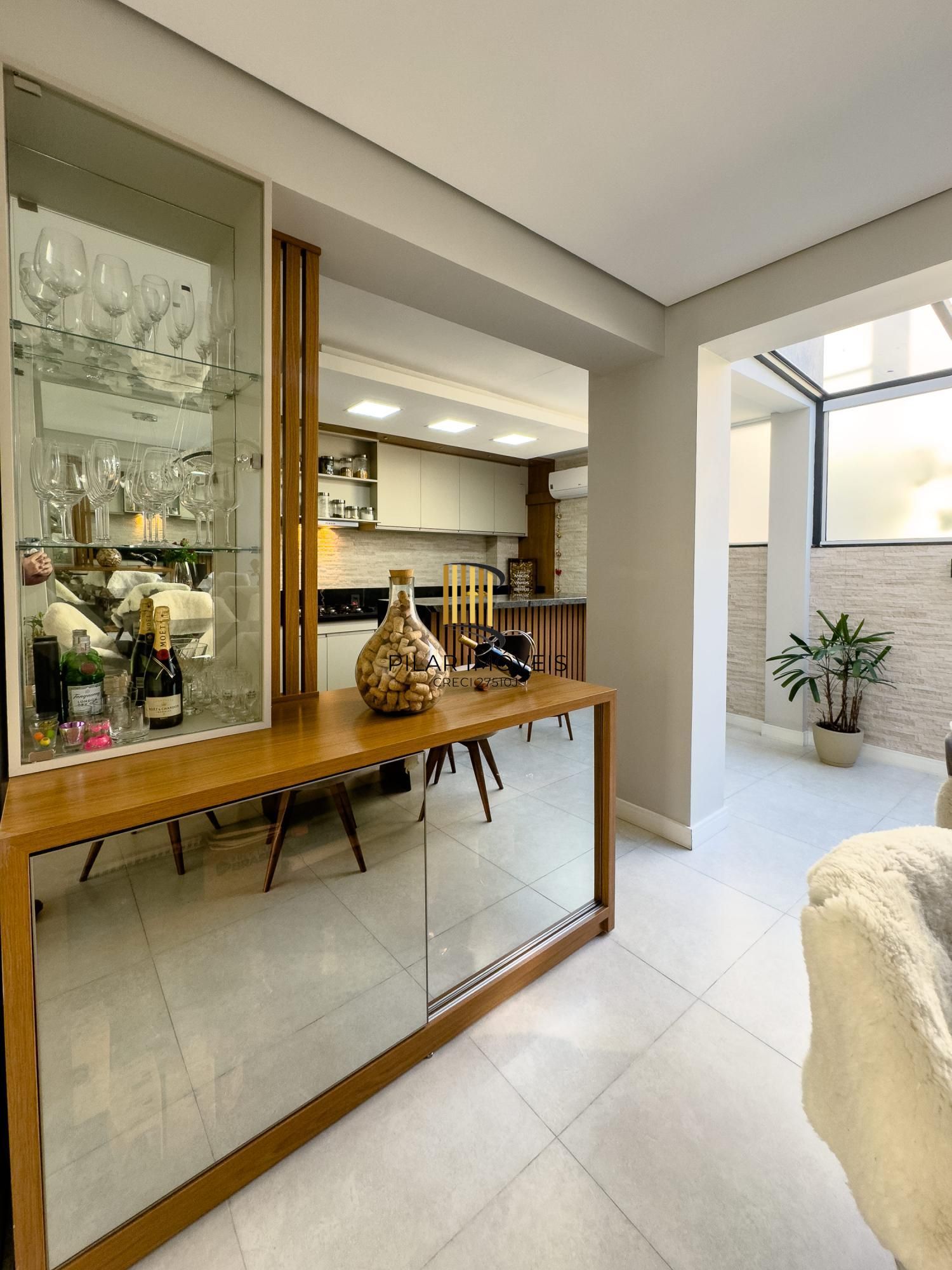 Casa em Condomínio com 3 dormitórios no bairro Vila Conceição.