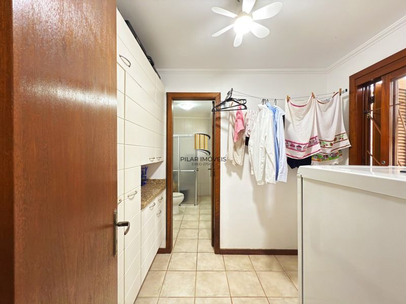 Linda Residência com 3 dormitórios sendo 1 suíte no Jardim Isabel.