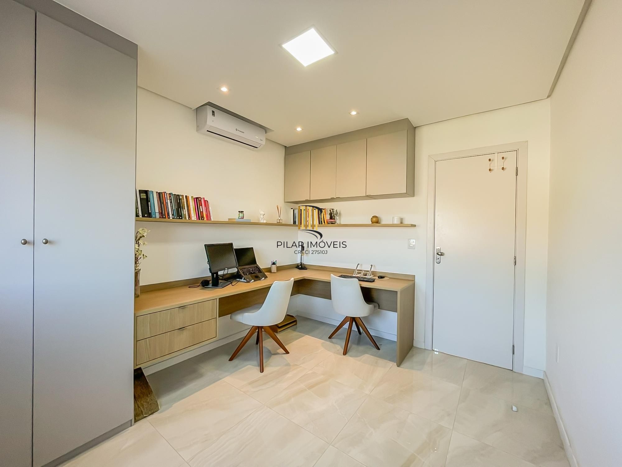 Excelente sobrado em condomínio na Tristeza