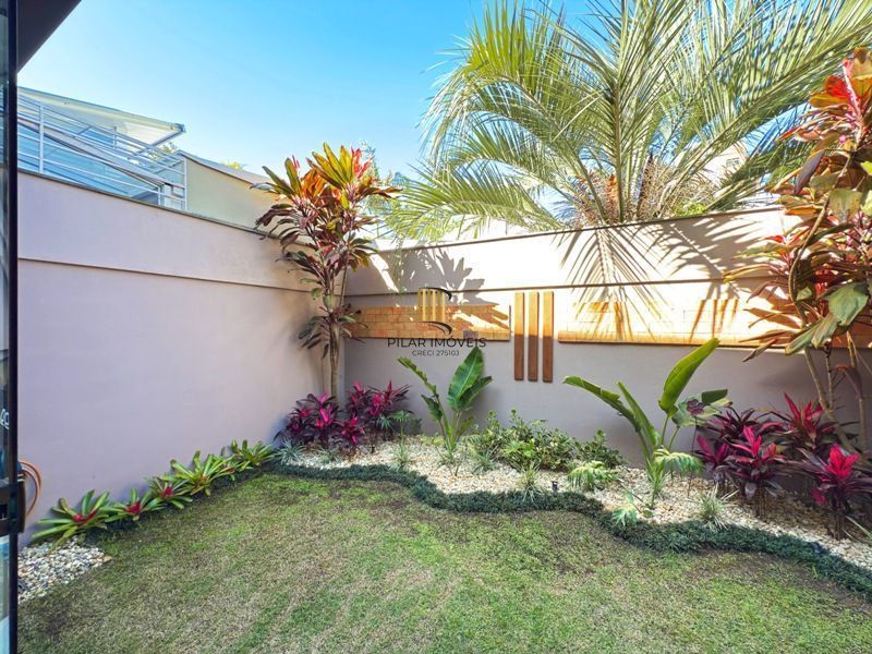 Linda Residência com 3 dormitórios e 1 suíte no Bairro Tristeza para venda.