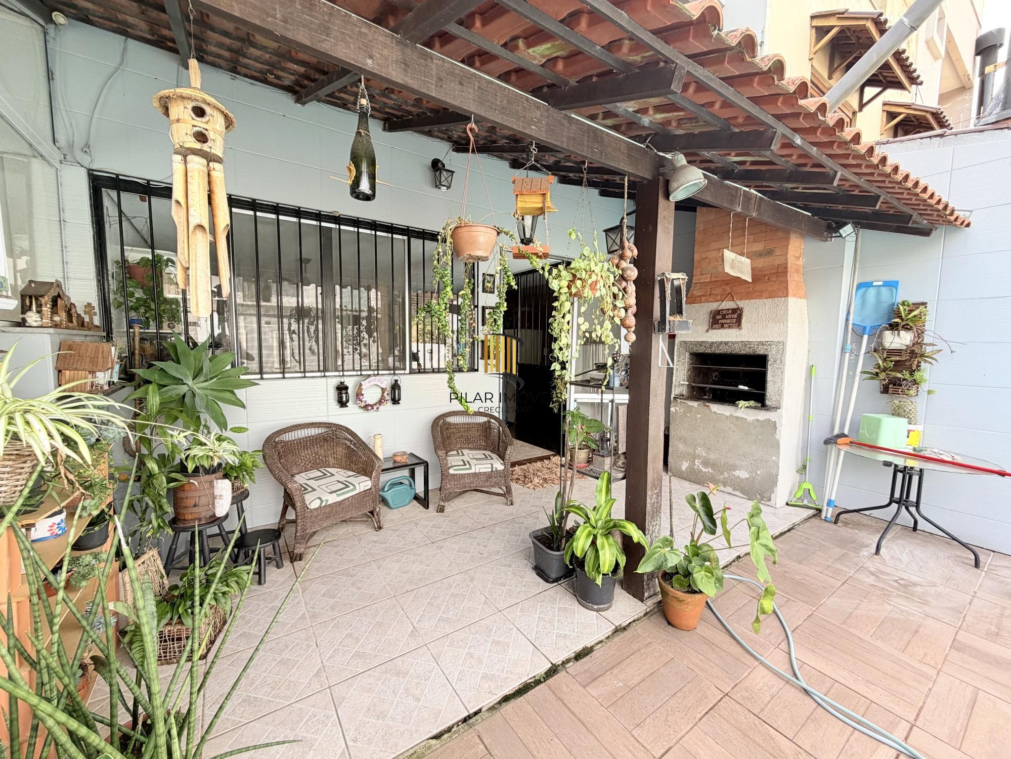 Casa 4 dormitórios no bairro Serraria