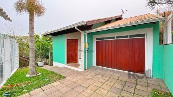 Casa em Porto Alegre, no bairro Vila Nova, com 2 dormitório(s), à venda.