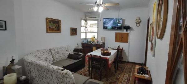 Casa em Porto Alegre, no bairro Jardim Isabel, com 5 dormitório(s), e 5 banheiro
