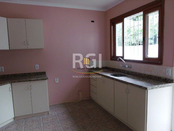 Casa para Venda - 340m², 3 dormitórios, sendo 2 suites, 6 vagas - Jardim Isabel