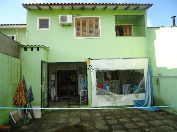 Casa para Venda - 220m², 3 dormitórios, sendo 1 suites, 2 vagas - Hípica