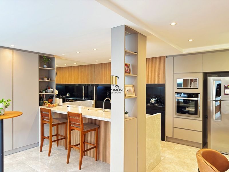 Casa contemporânea, 4 d, sendo 2 suítes, uma no térreo,206 m² , bairro tristeza